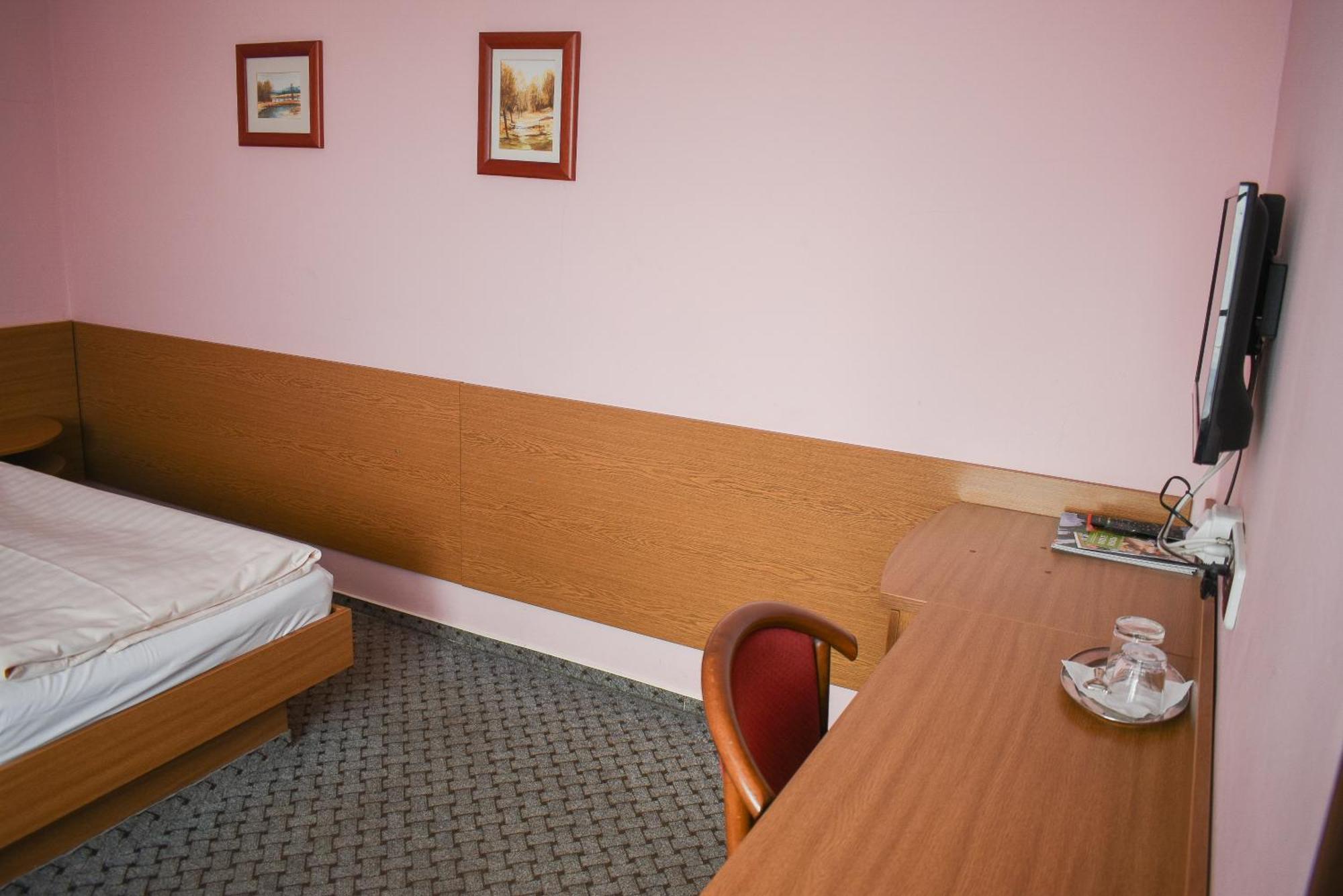 Hotel U Jiriho Humpolec Kültér fotó