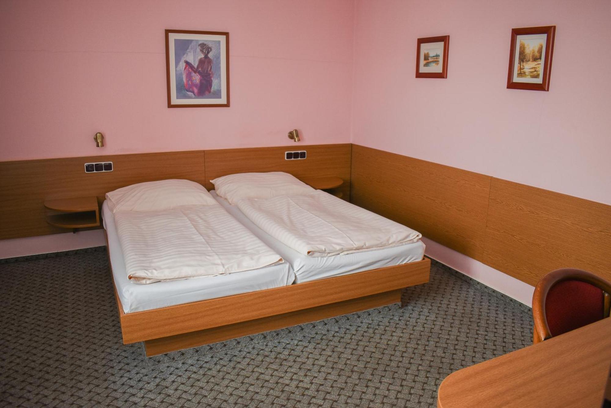 Hotel U Jiriho Humpolec Kültér fotó