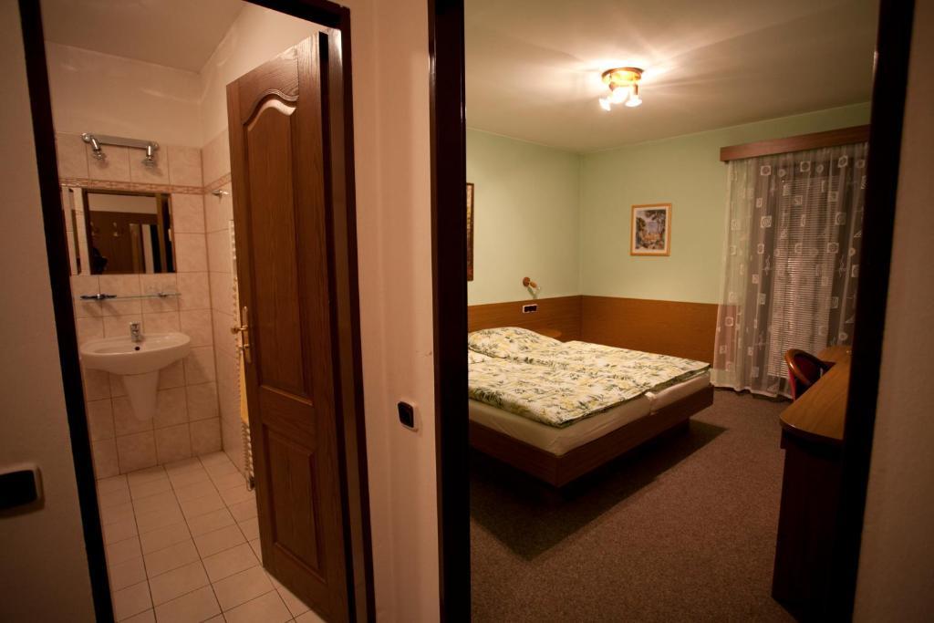 Hotel U Jiriho Humpolec Szoba fotó